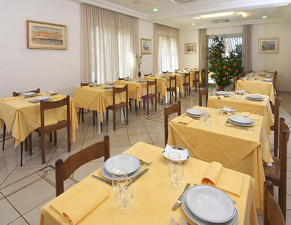 Hotel Vienna 세니갈리아 외부 사진